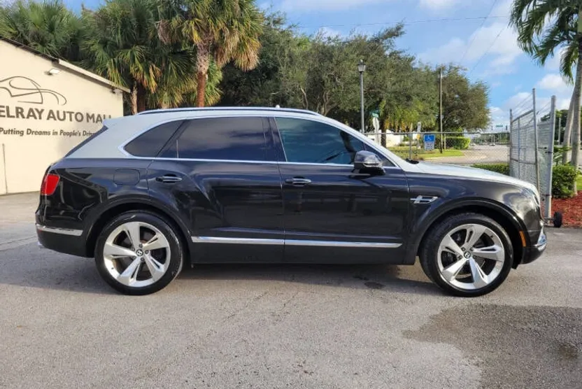 2018 Bentley Bentayga W12 photo 1