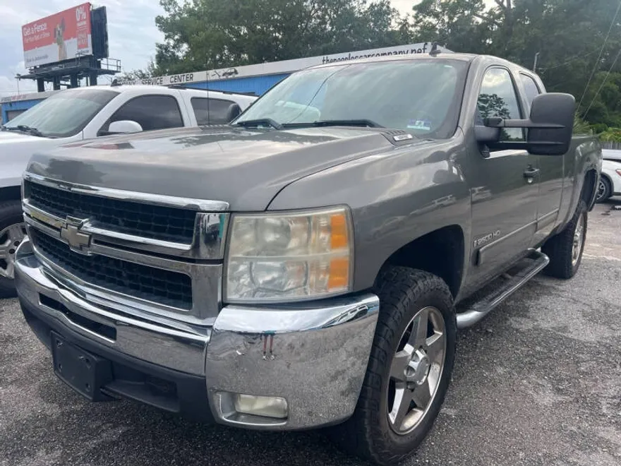 2009 Chevrolet Silverado 2500HD LT photo 1