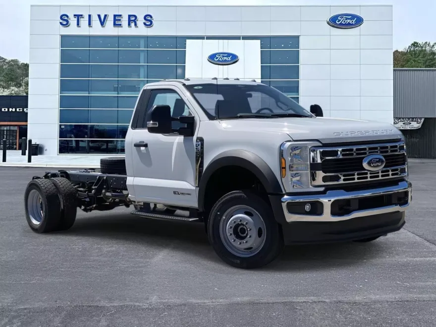 2025 Ford F-550 XL photo 1