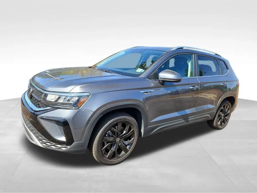 2022 Volkswagen Taos SE photo 1
