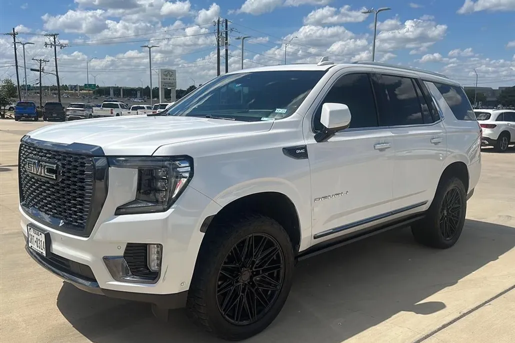 2023 Gmc Yukon Denali Ultimate photo 1