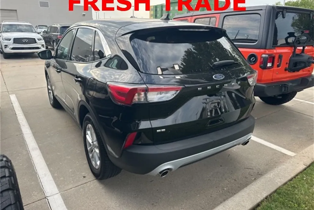 2022 Ford Escape SE photo 1
