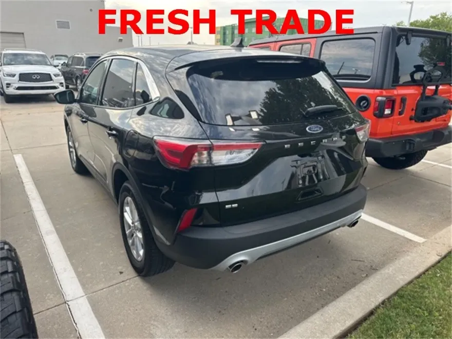 2022 Ford Escape SE photo 1