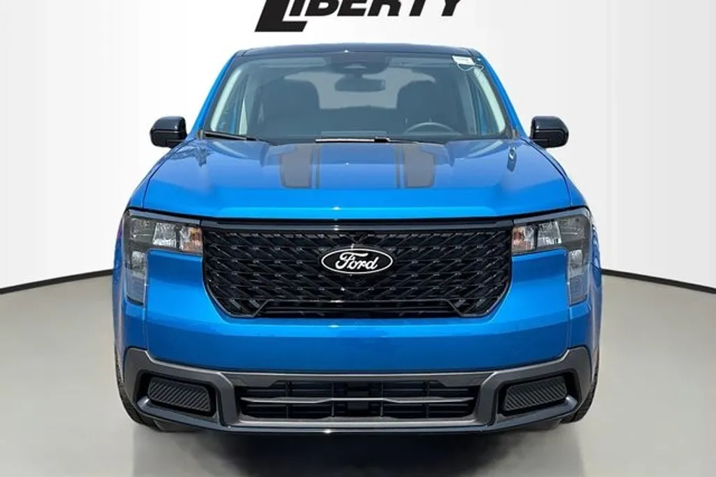 2025 Ford Maverick XLT photo 1