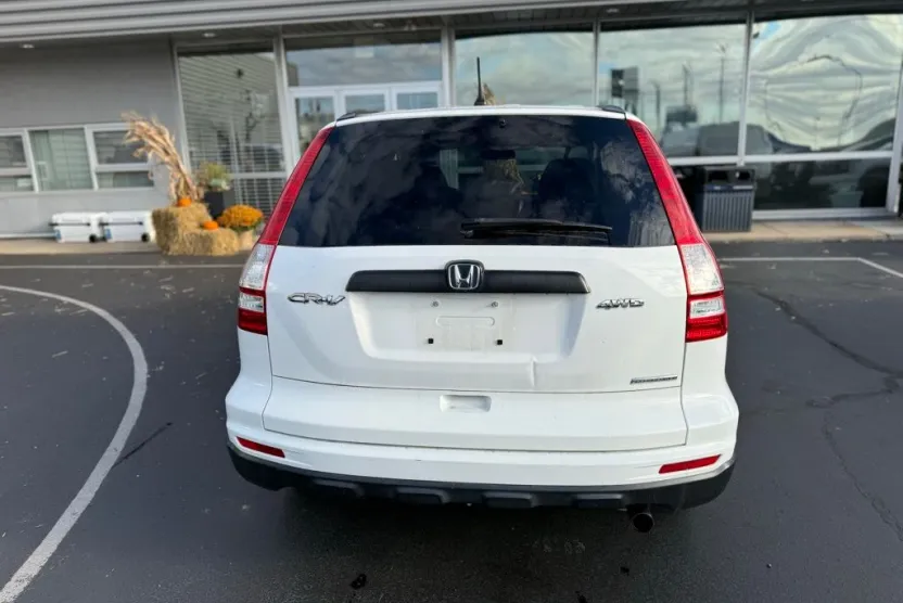 2011 Honda CR-V SE photo 1