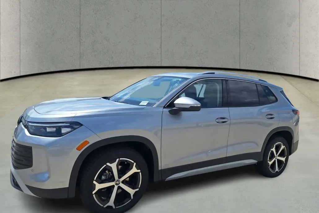 2025 Volkswagen Tiguan SE photo 1