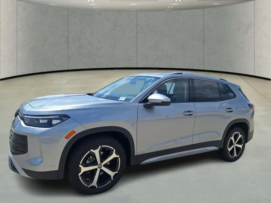 2025 Volkswagen Tiguan SE photo 1