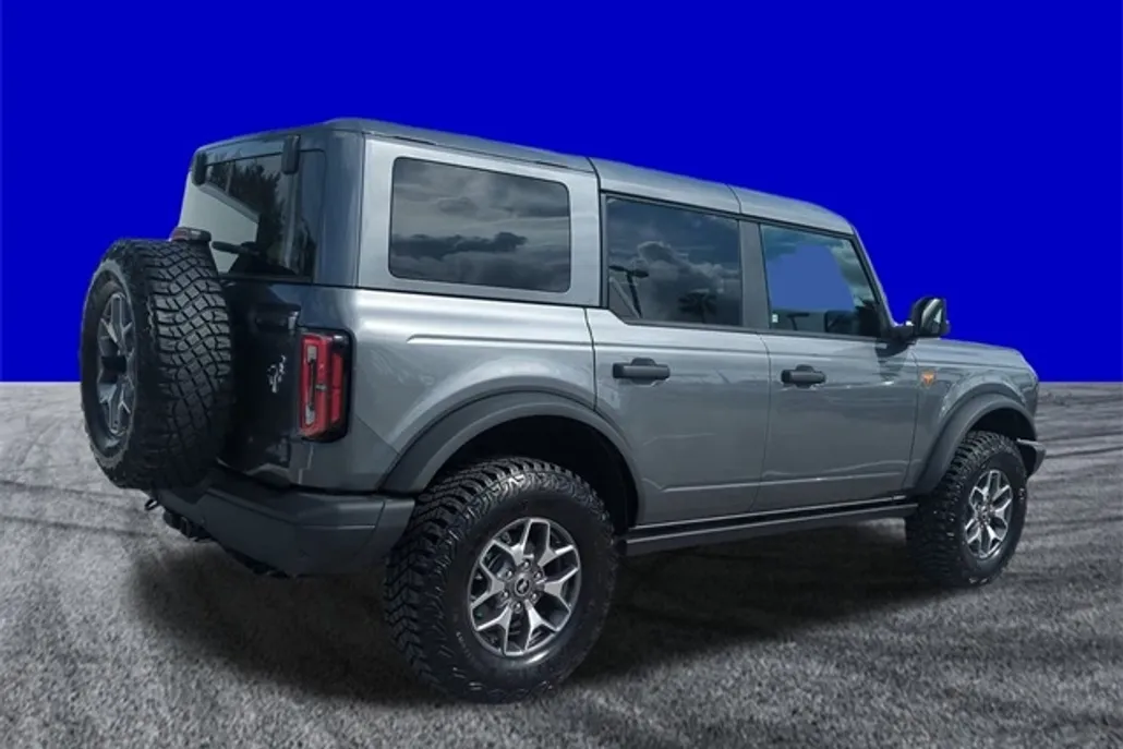2025 Ford Bronco Badlands photo 1