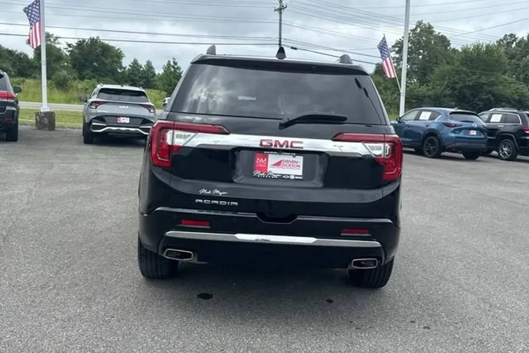 2023 Gmc Acadia Denali photo 1