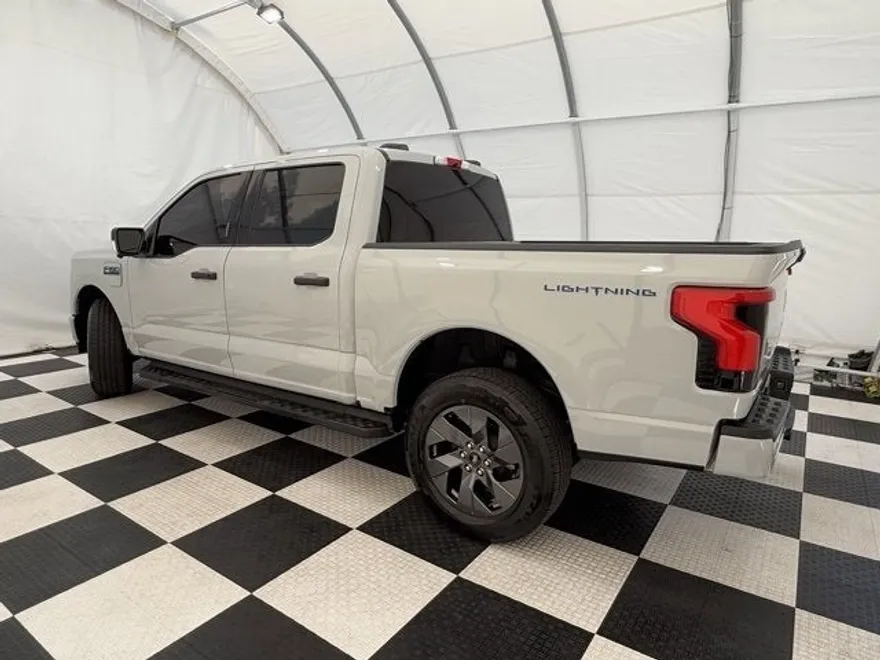 2024 Ford F-150 Lightning XLT photo 1