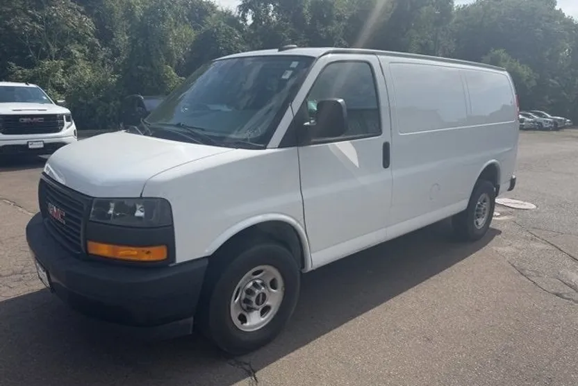 2021 Gmc Savana Cargo 2500 photo 1