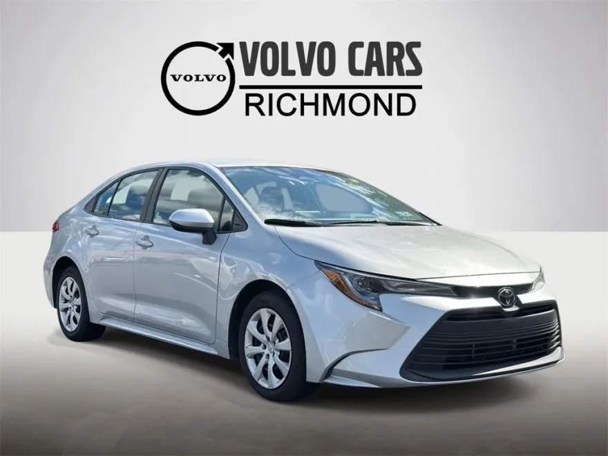2024 Toyota Corolla LE photo 1