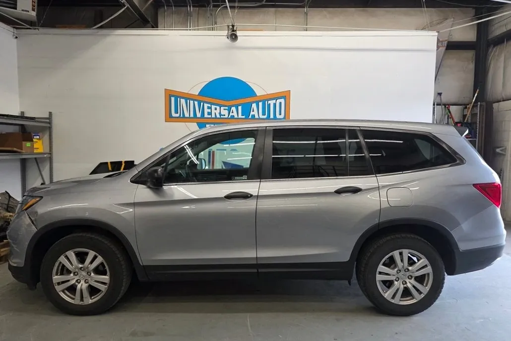 2018 Honda Pilot LX photo 1