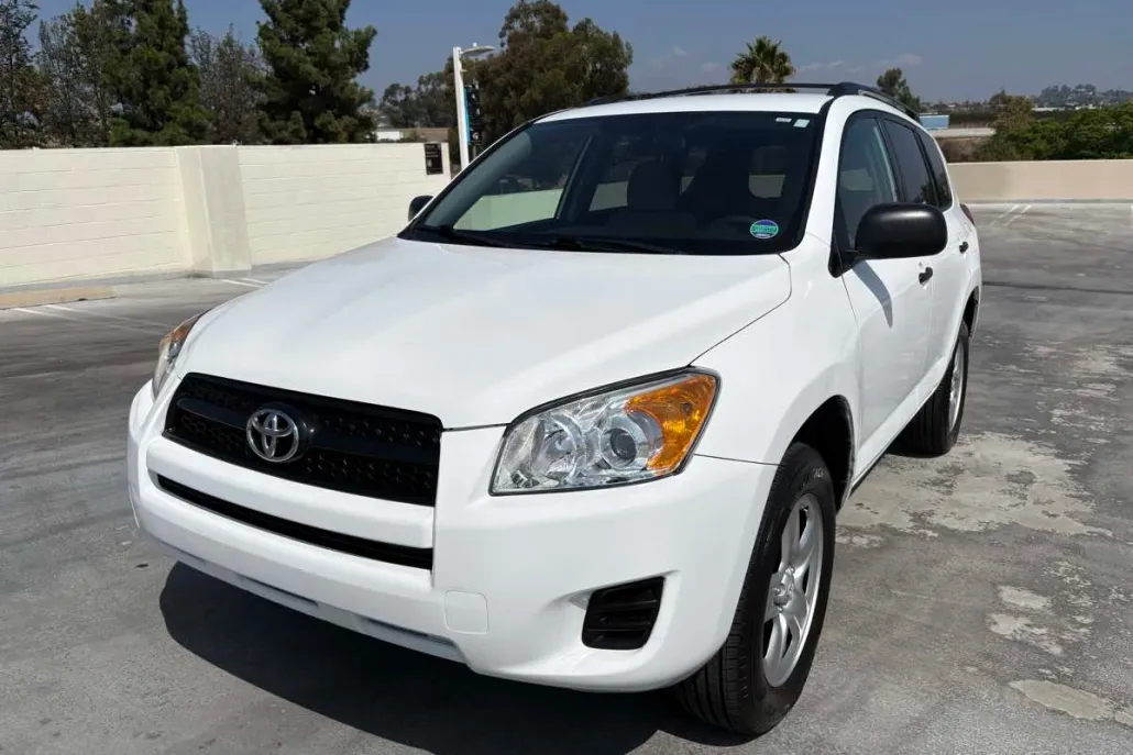 2012 Toyota RAV4 photo 1