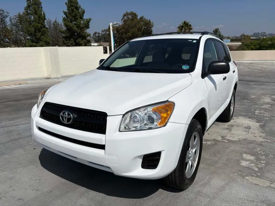 2012 Toyota RAV4 photo 1