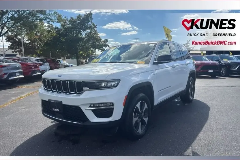 2024 Jeep Cherokee Limited 4xe photo 1