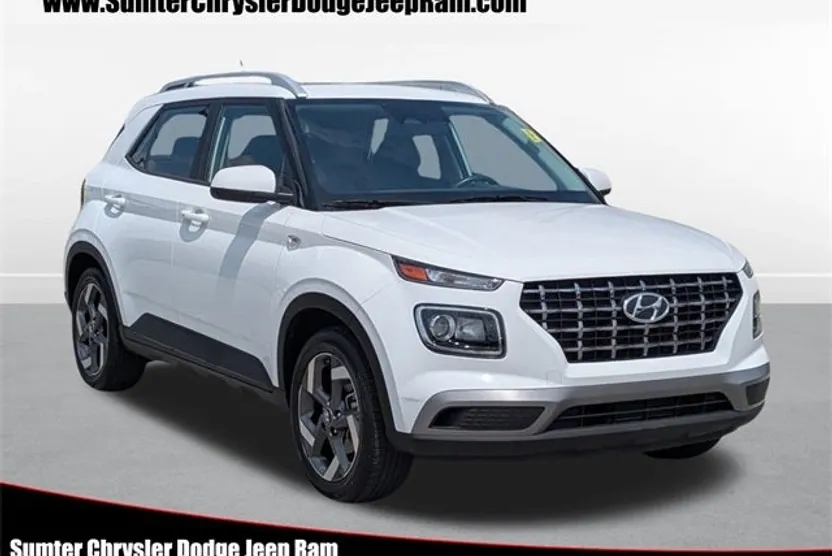 2024 Hyundai Venue SEL photo 1
