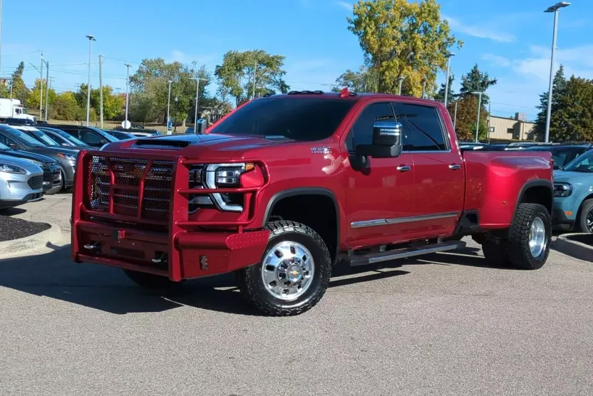 2025 Chevrolet Silverado 3500HD High Country photo 1