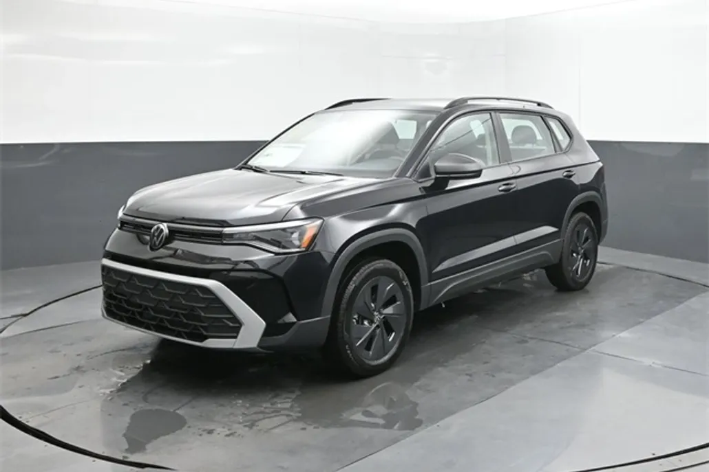 2025 Volkswagen Taos S photo 1