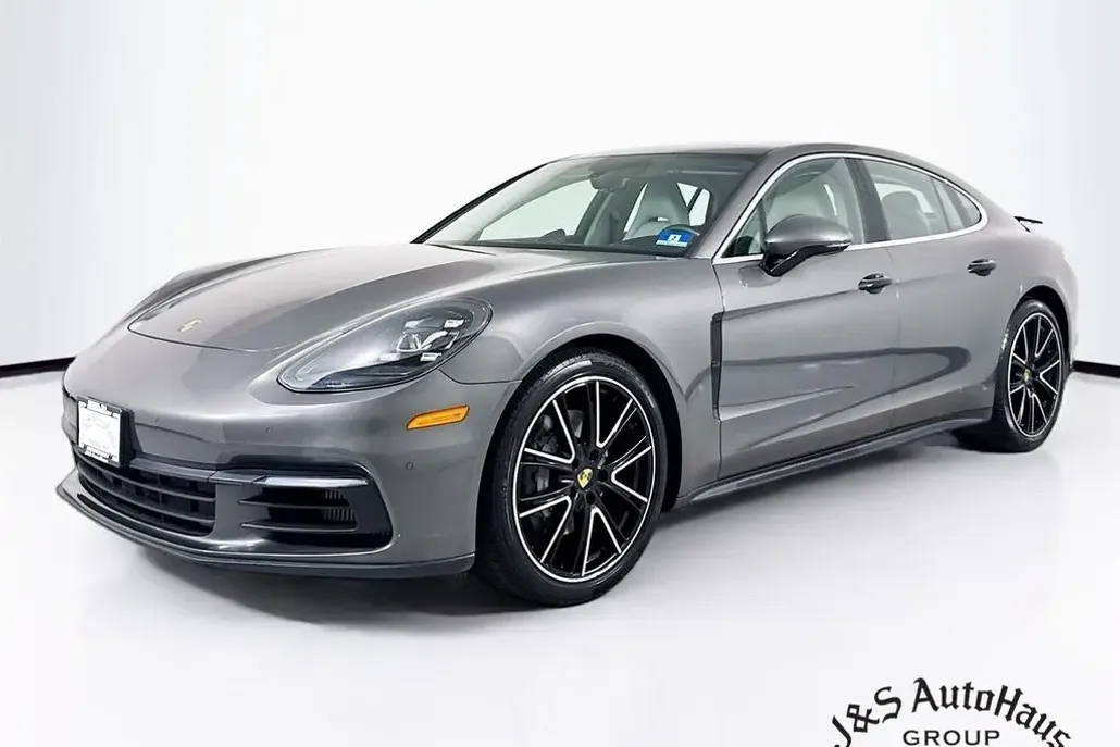 2018 Porsche Panamera 4S photo 1