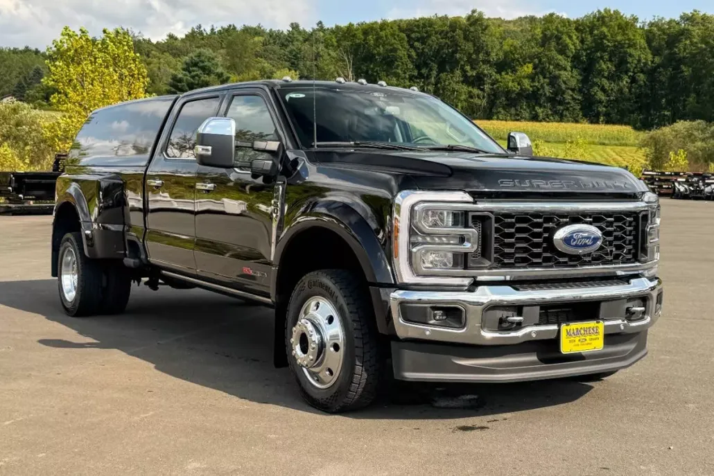 2024 Ford F-450 Lariat photo 1