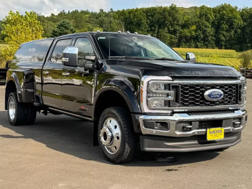 2024 Ford F-450 Lariat photo 1