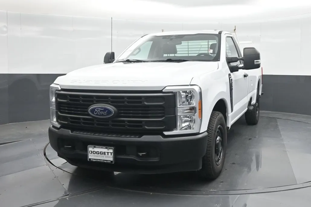 2023 Ford F-250 photo 1