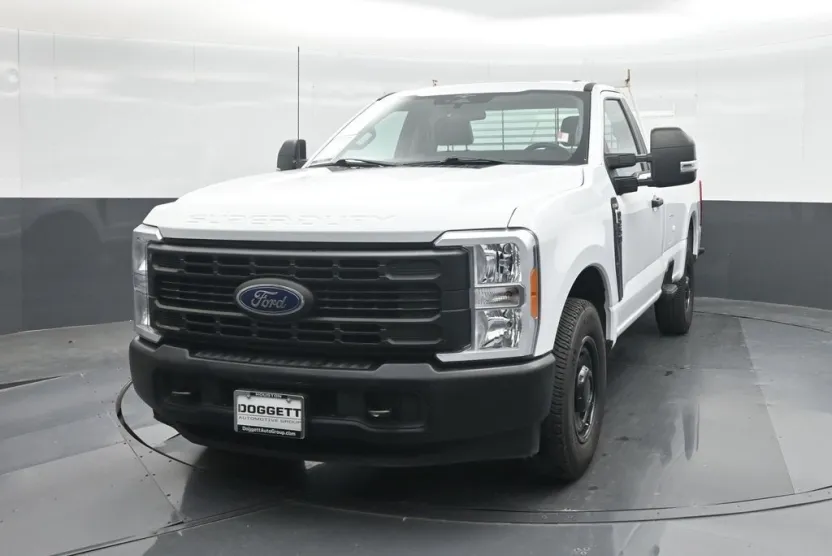 2023 Ford F-250 photo 1