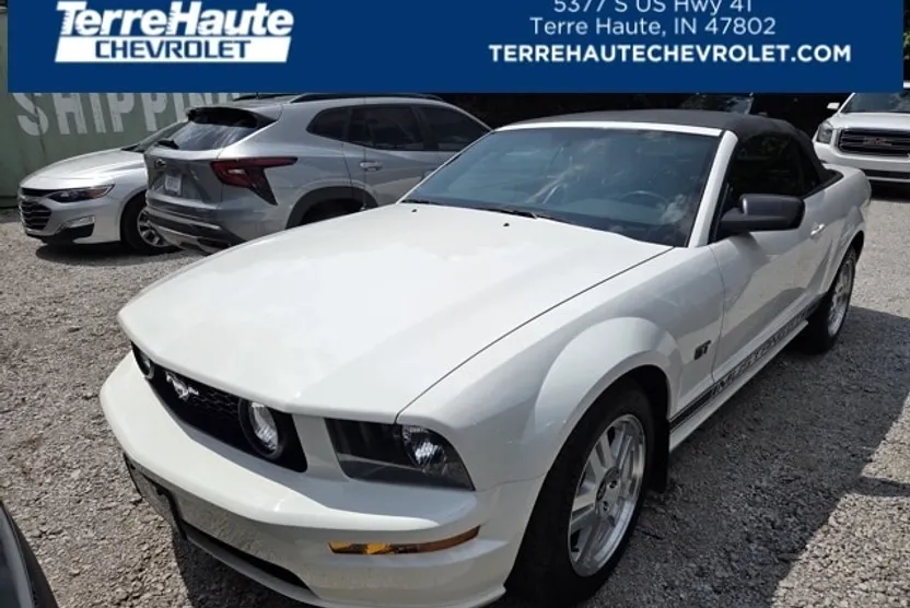2005 Ford Mustang GT Deluxe photo 1