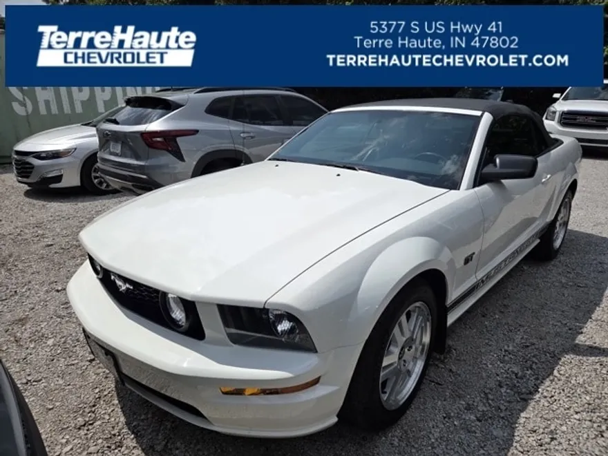 2005 Ford Mustang GT Deluxe photo 1