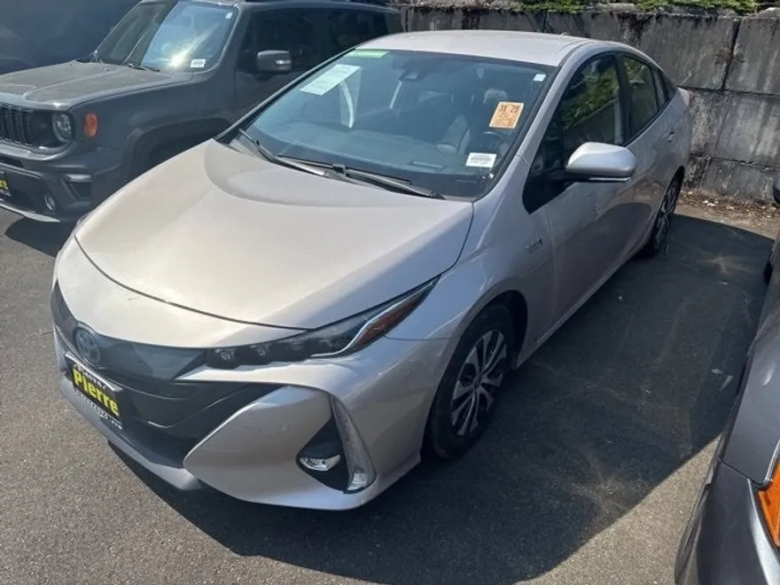 2021 Toyota Prius Prime LE photo 1
