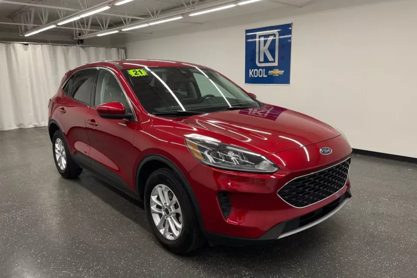 2021 Ford Escape SE photo 1