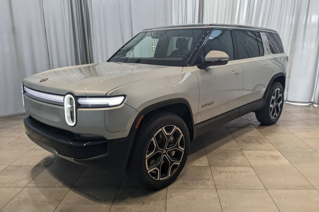 2025 Rivian R1S Adventure photo 1