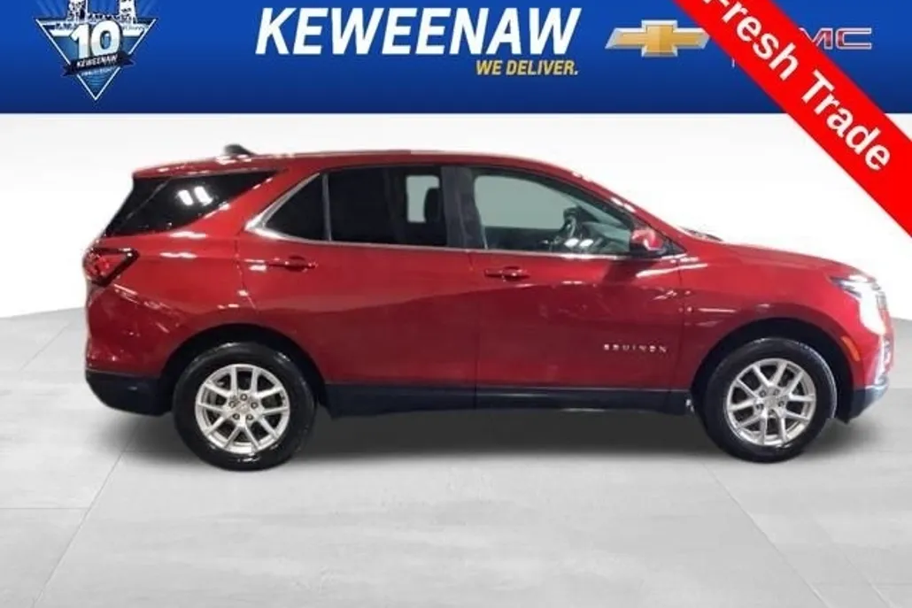 2022 Chevrolet Equinox LT photo 1