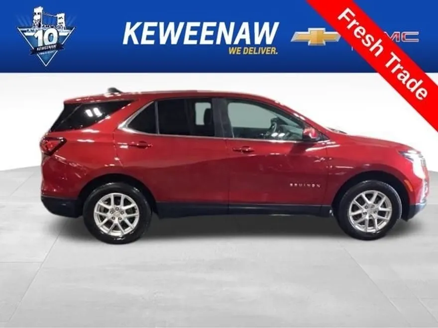 2022 Chevrolet Equinox LT photo 1