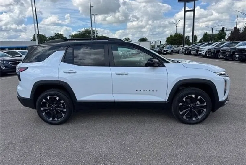 2026 Chevrolet Equinox RS photo 1