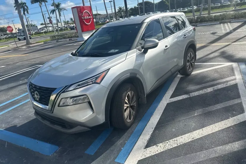 2023 Nissan Rogue SV photo 1