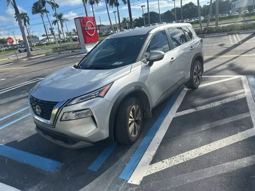 2023 Nissan Rogue SV photo 1