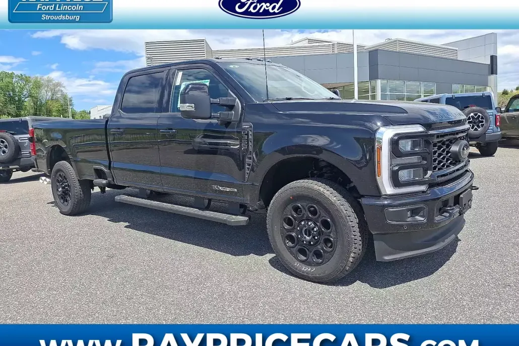 2025 Ford F-350 Lariat photo 1