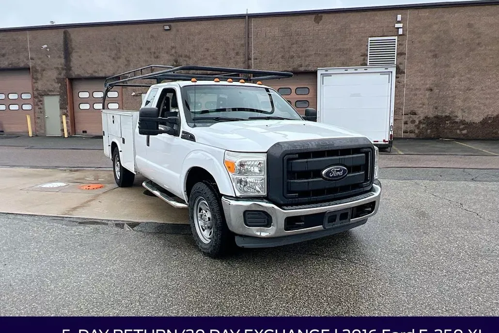 2016 Ford F-350 XL photo 1