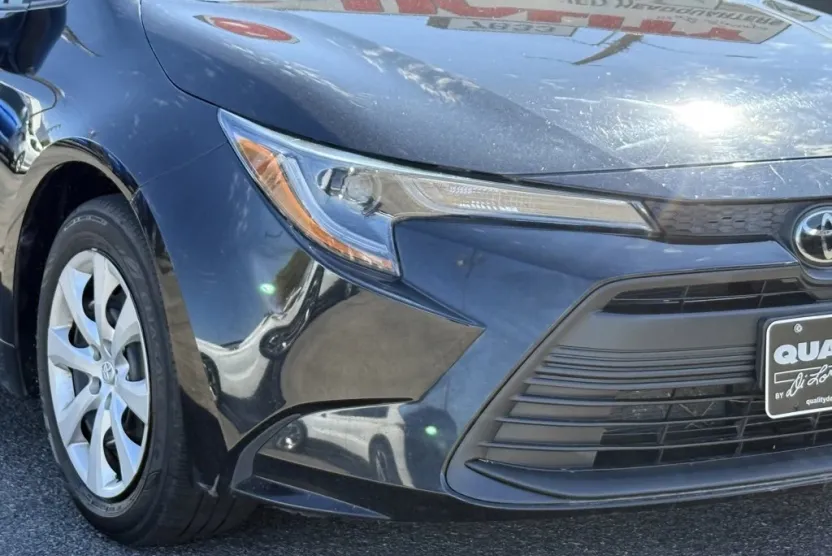 2024 Toyota Corolla LE photo 1
