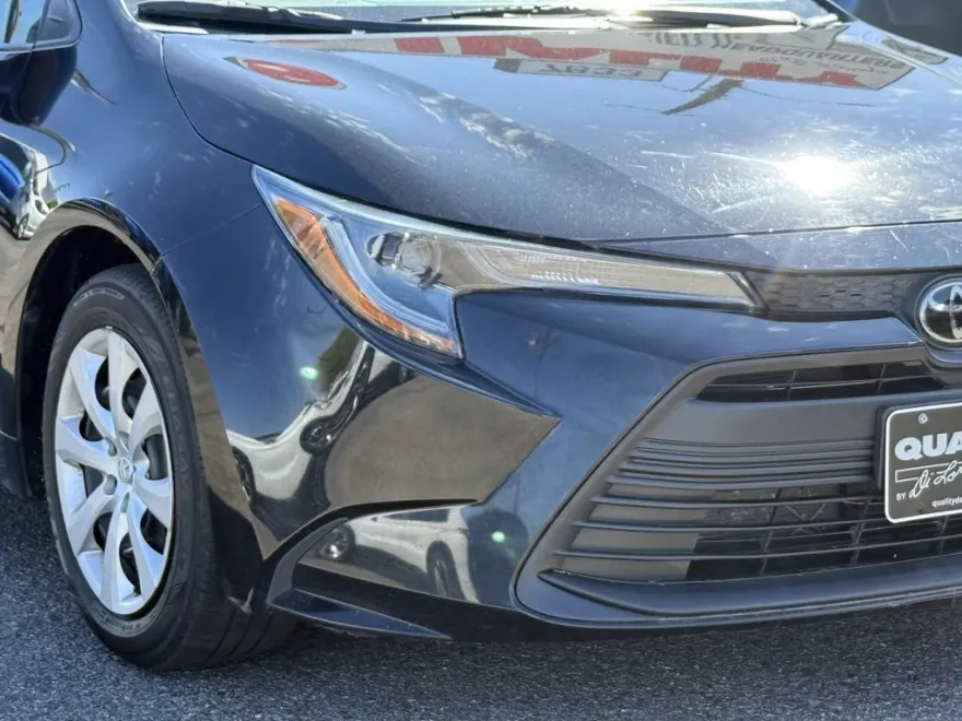 2024 Toyota Corolla LE photo 1