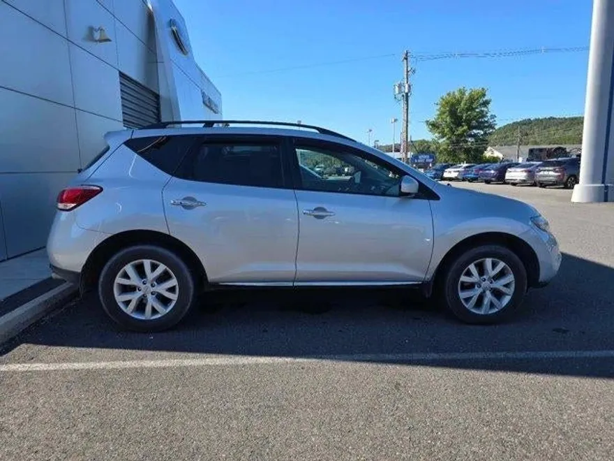 2014 Nissan Murano SV photo 1