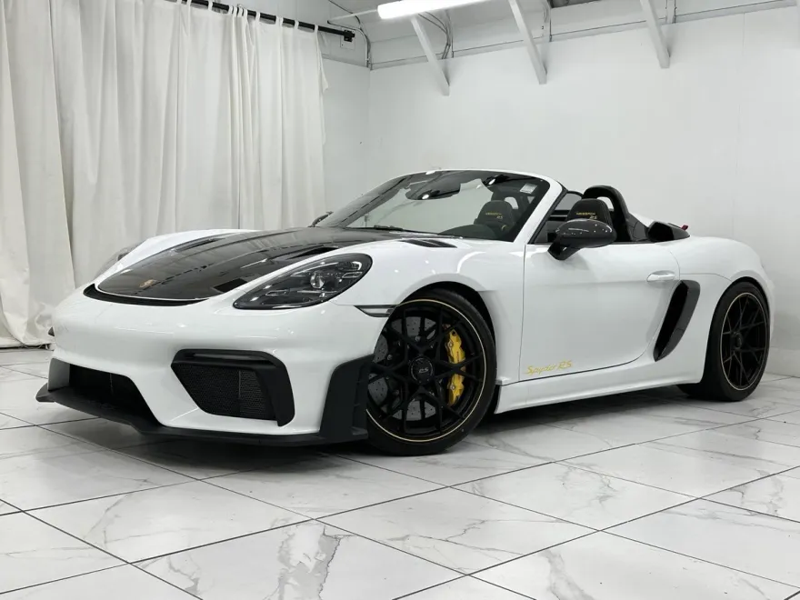 2024 Porsche Boxster Spyder photo 1