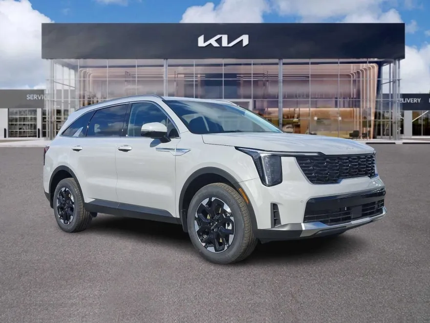 2025 Kia Sorento S photo 1