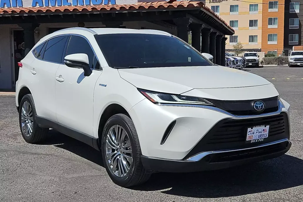 2021 Toyota Venza LE photo 1