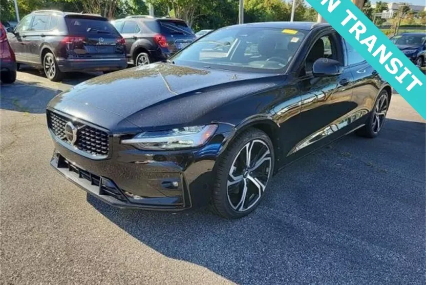 2024 Volvo S60 AWD Plus photo 1