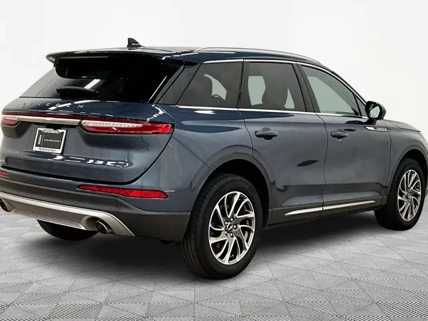 2022 Lincoln Corsair Standard photo 1