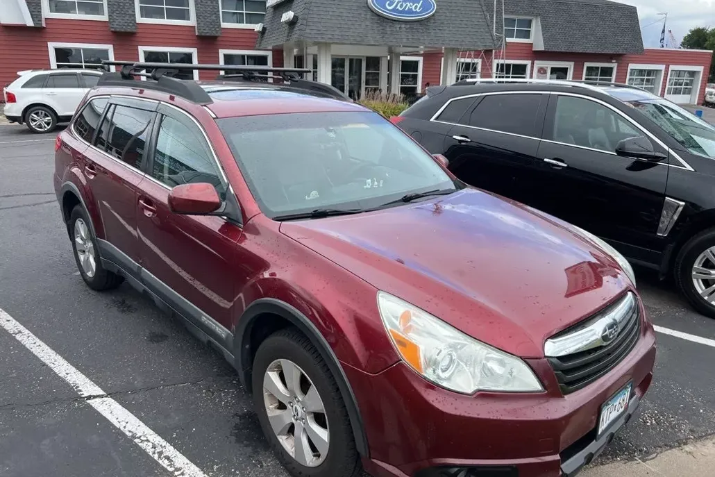 2012 Subaru Outback 2.5i photo 1