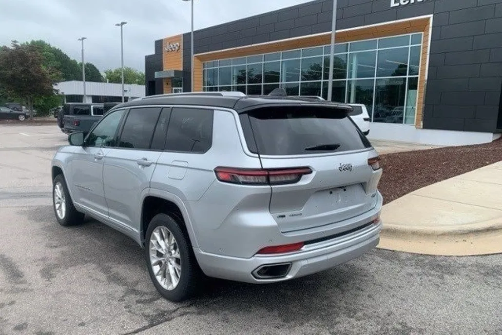 2021 Jeep Grand Cherokee L Summit photo 1